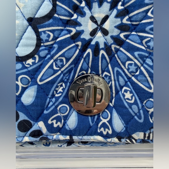 Bundle: Vera Bradley Crossbody Bag and Badgley Mischka Notebook and Pen Set - Picture 4 of 8